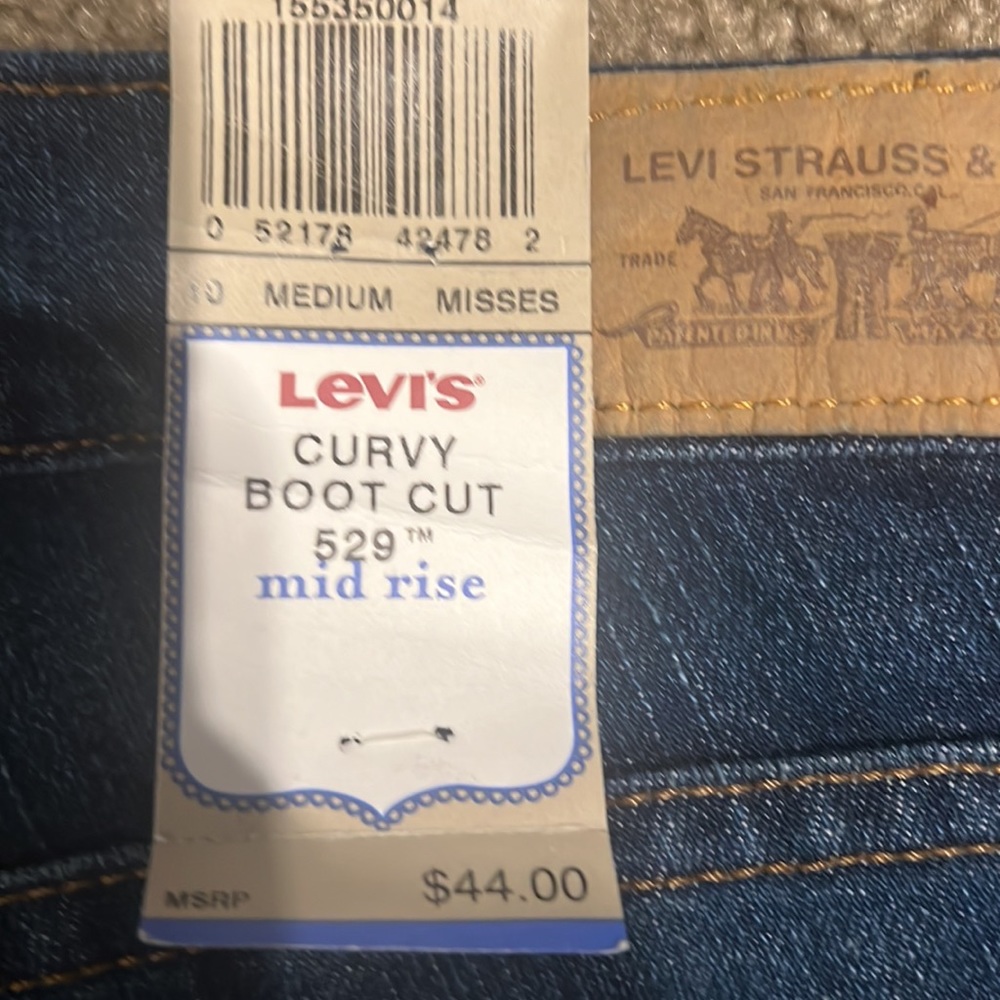 Levi’s Curvy Boot Cut 529
